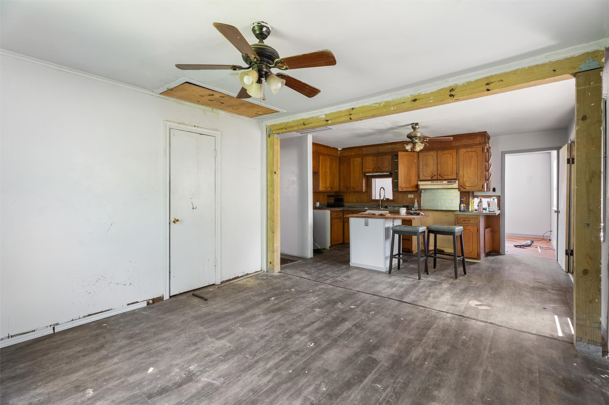 313 N Santa Fe Avenue
