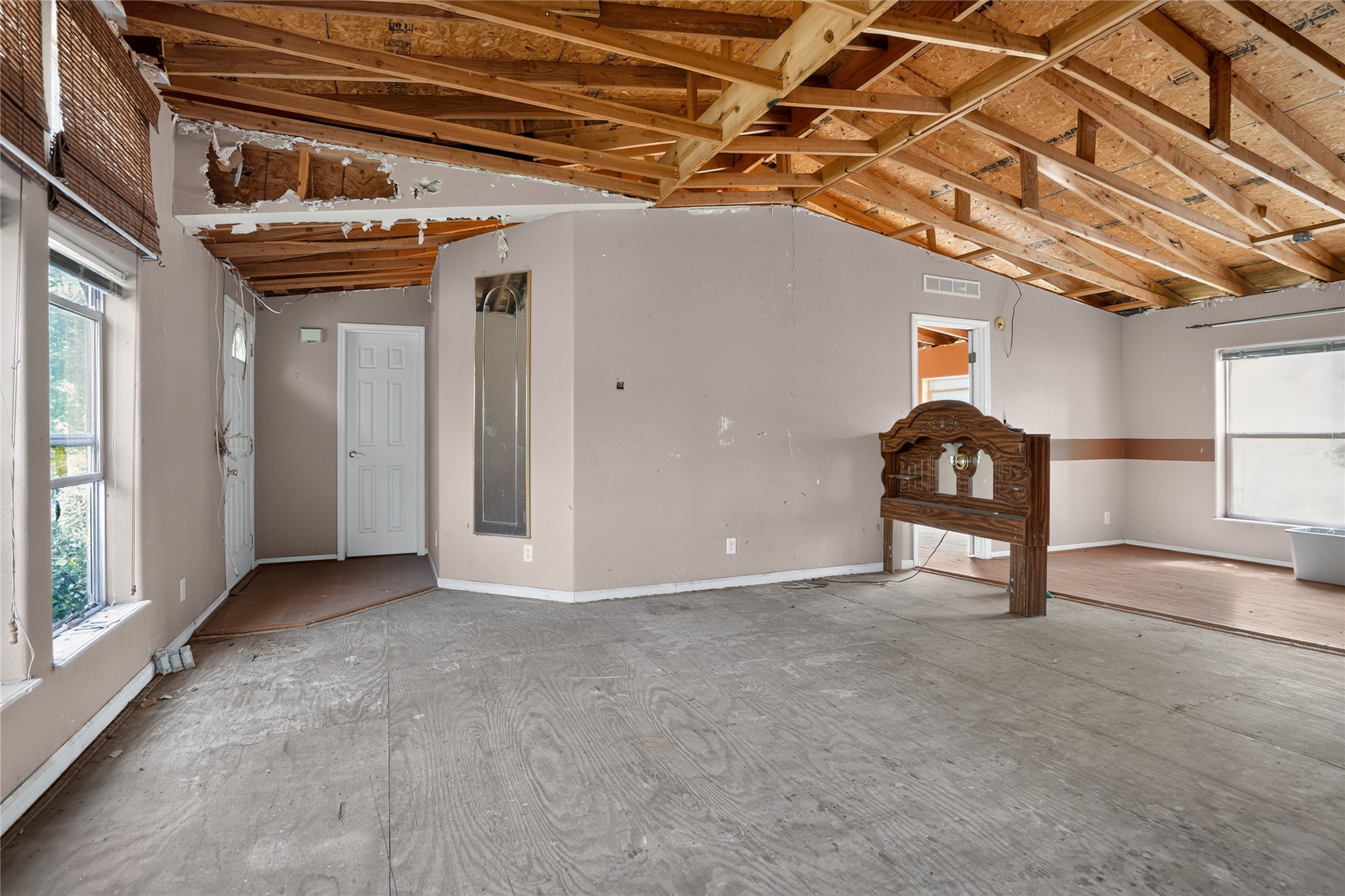22923 N County Road 3280