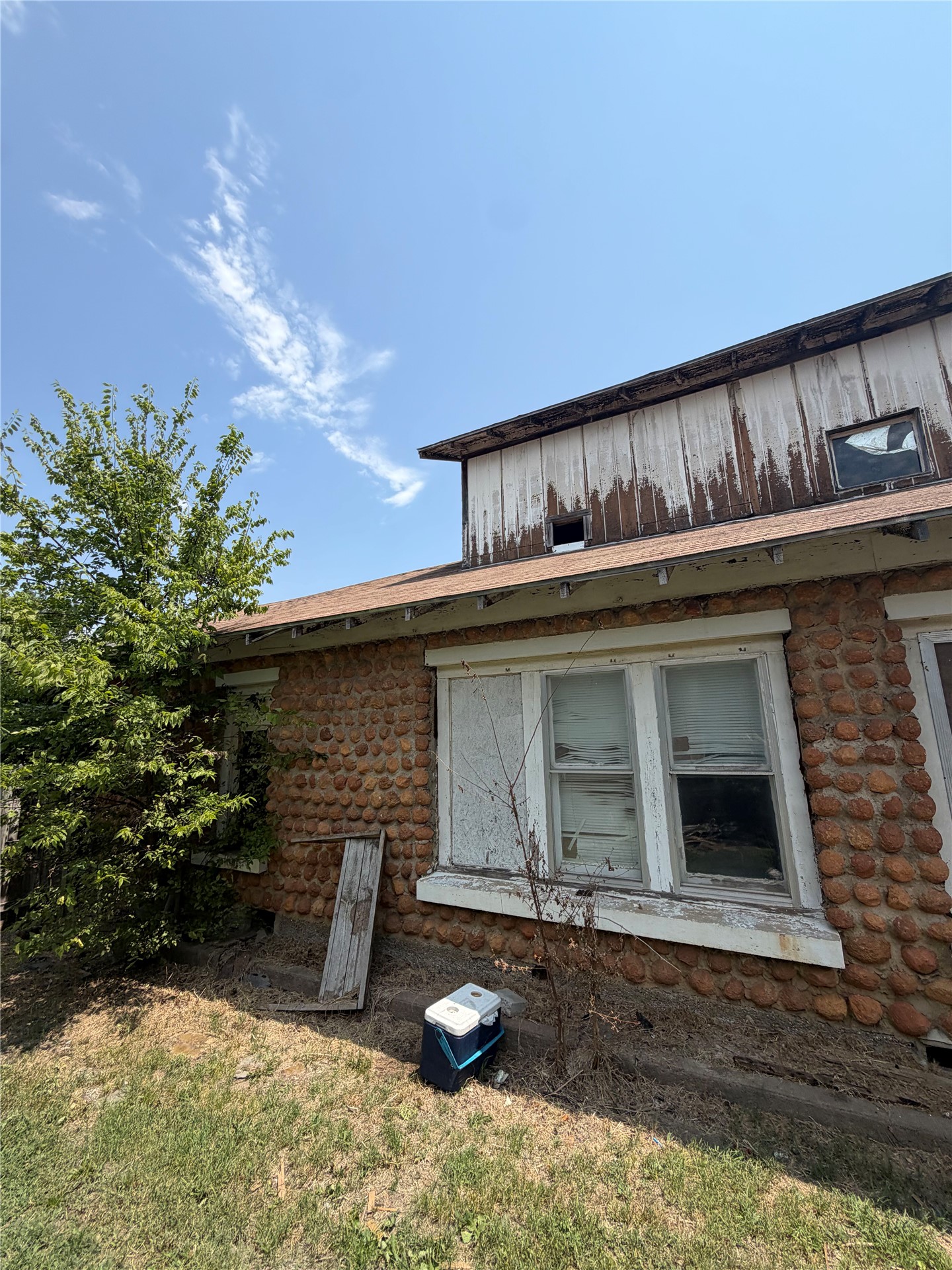 320 W 4th Street
