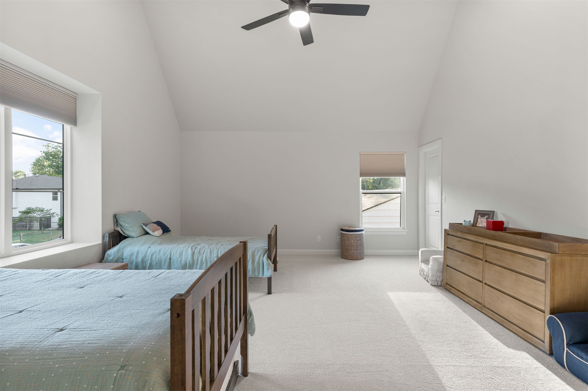 1119 N 36th Place