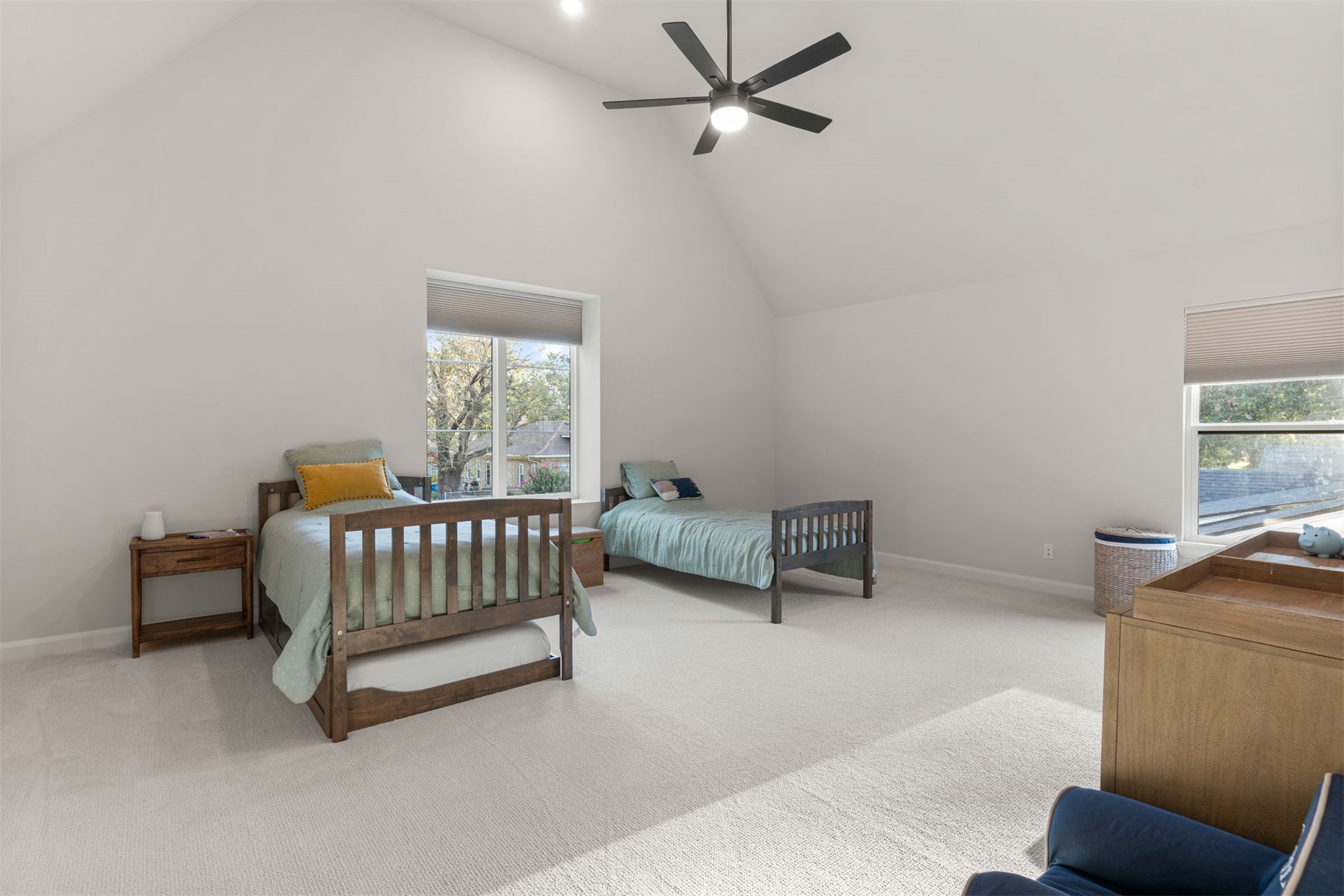 1119 N 36th Place