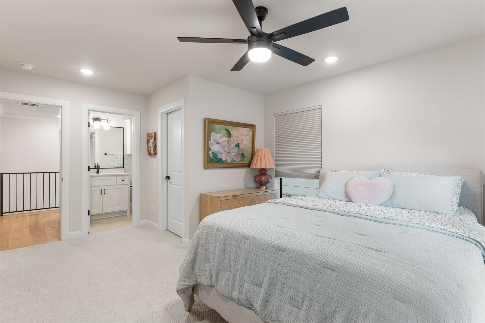 1119 N 36th Place
