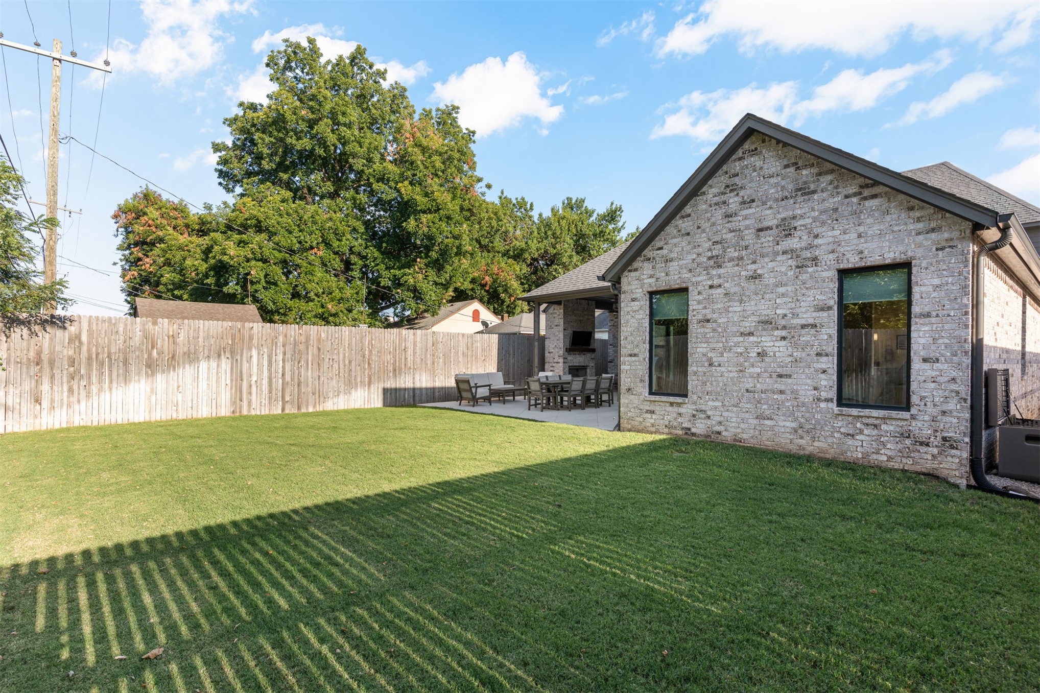 1119 N 36th Place