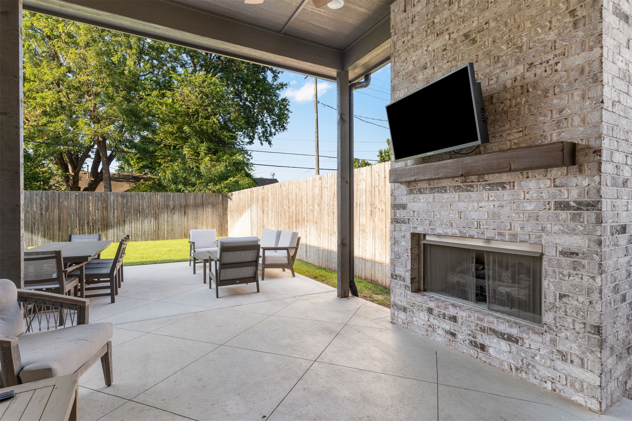 1119 N 36th Place