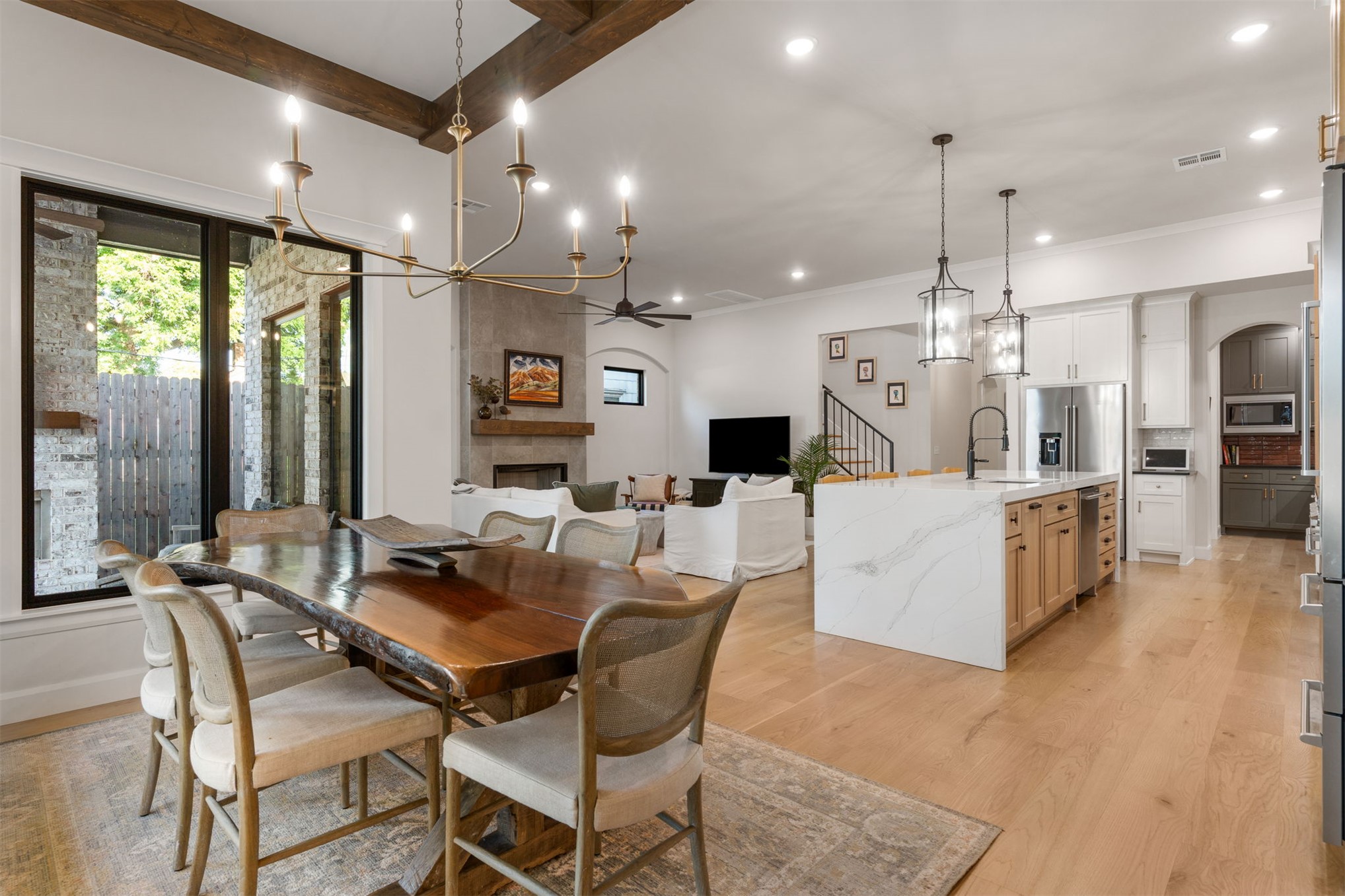 1119 N 36th Place