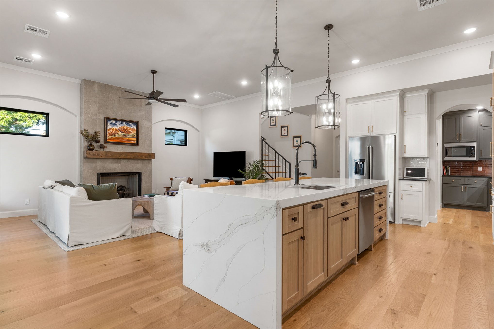 1119 N 36th Place