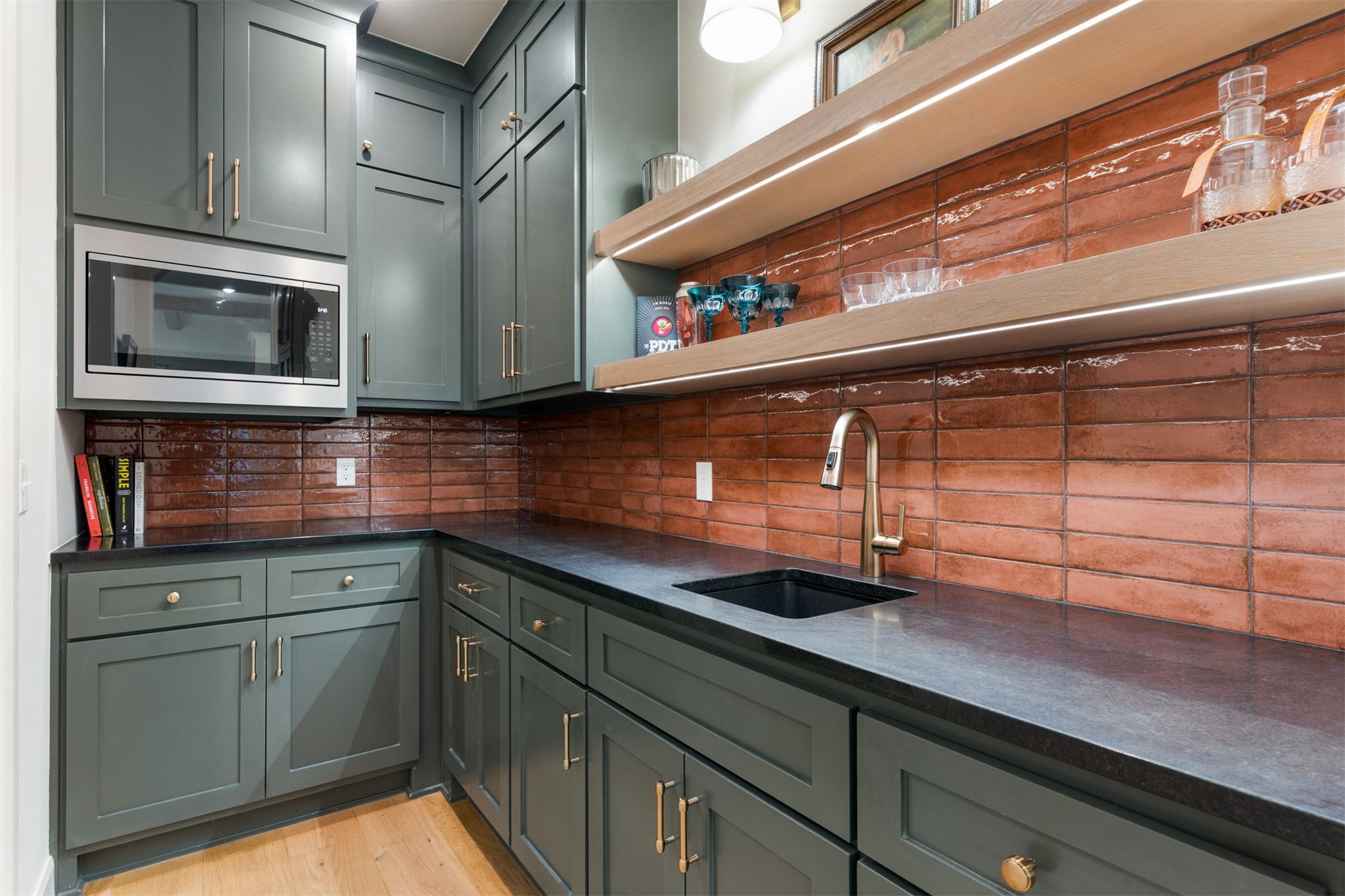 1119 N 36th Place
