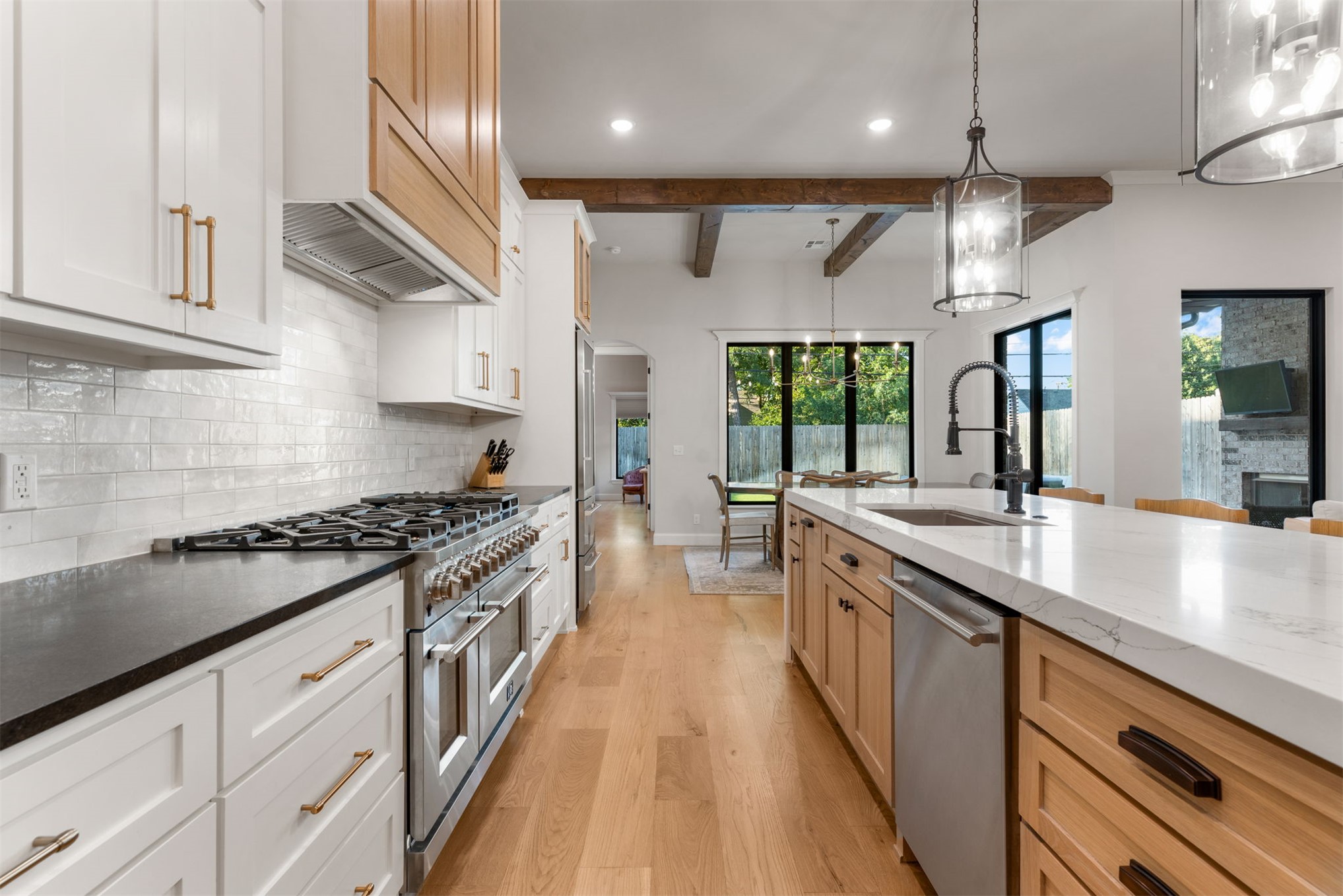 1119 N 36th Place