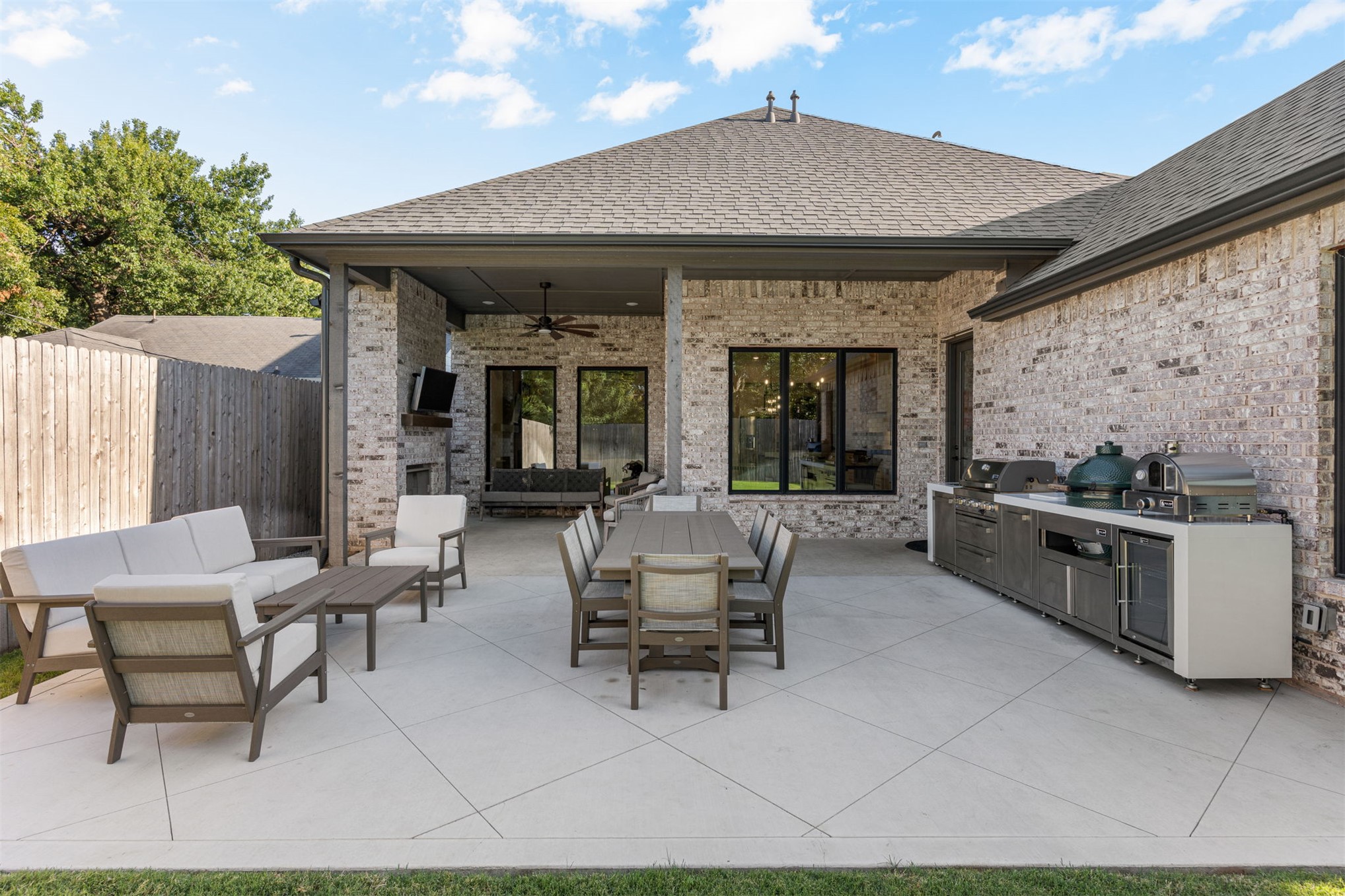 1119 N 36th Place