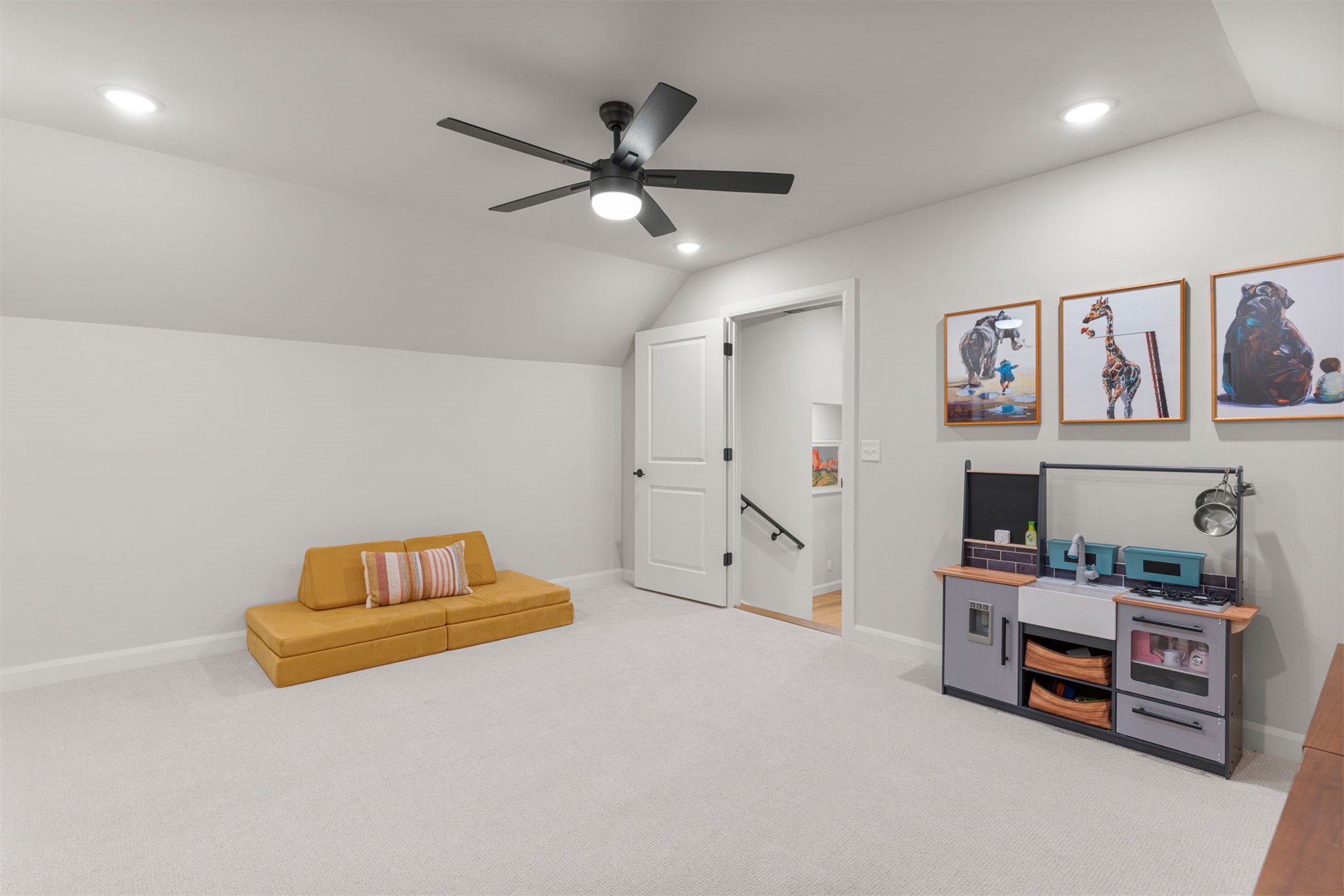 1119 N 36th Place