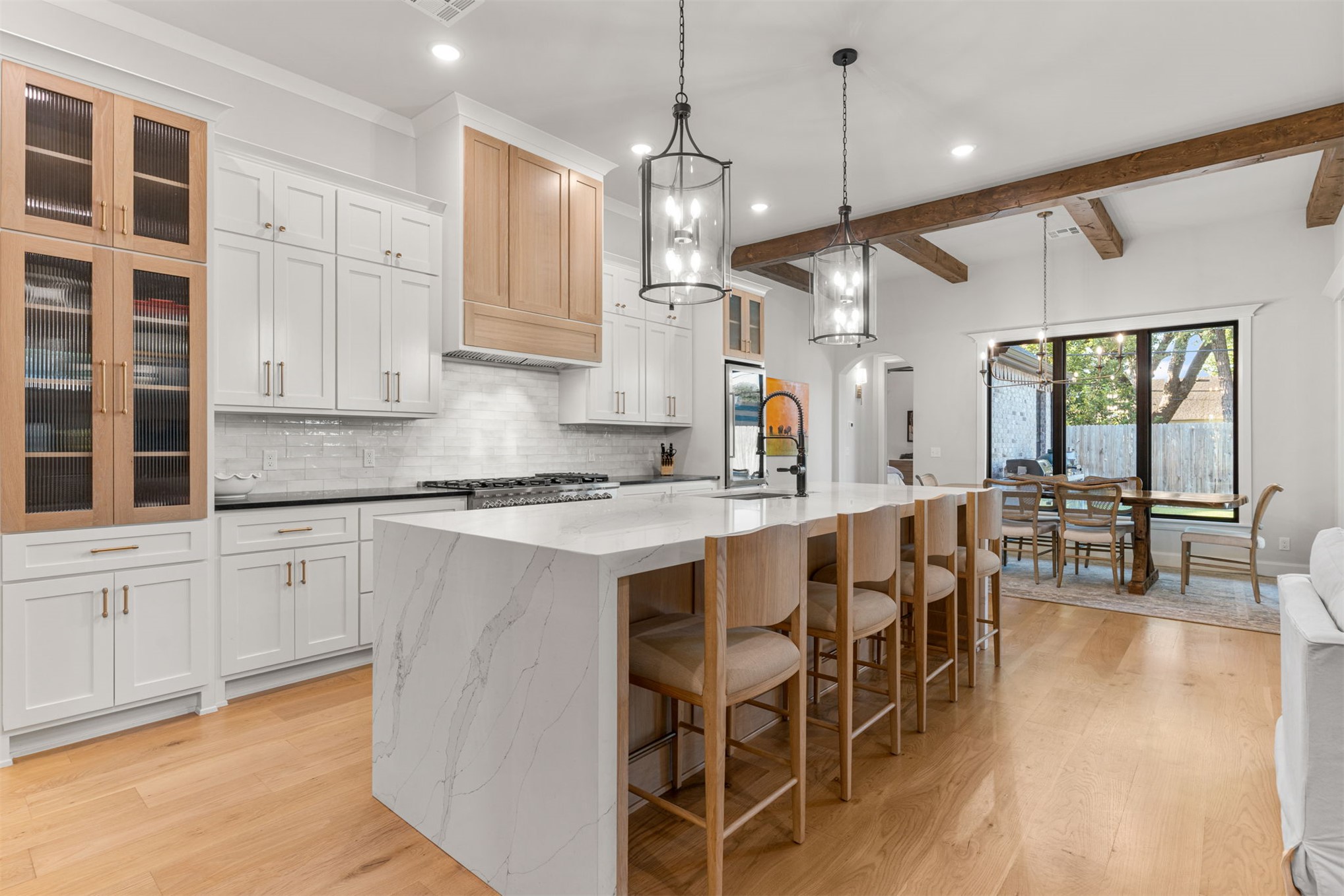 1119 N 36th Place