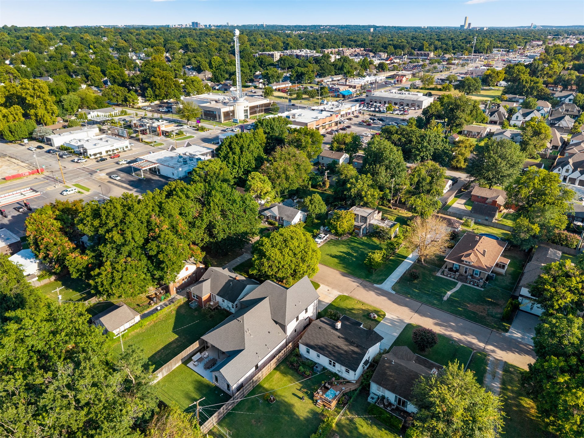 1119 N 36th Place