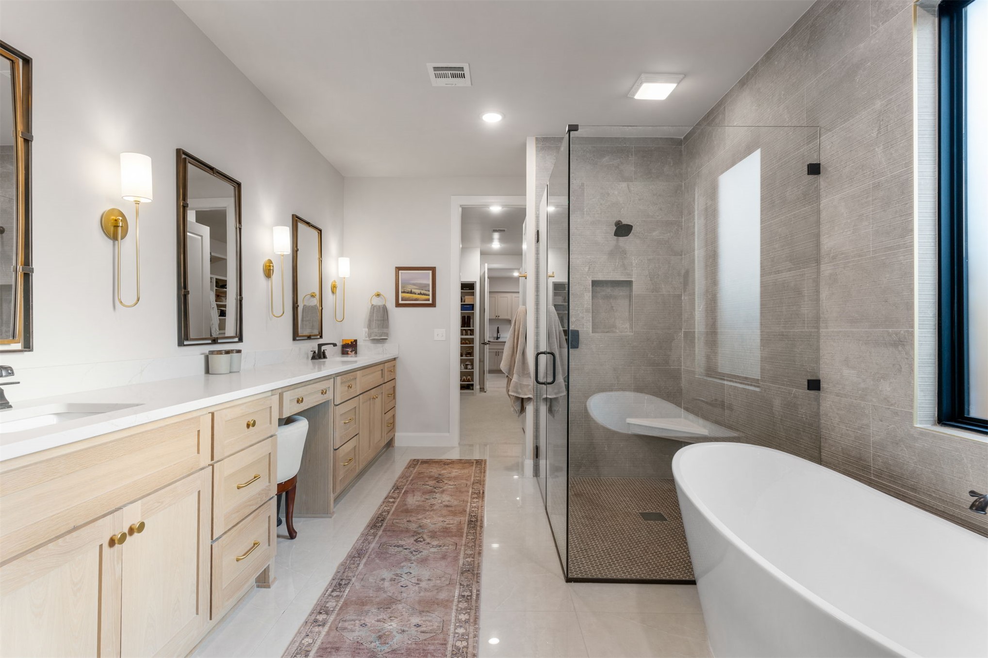 1119 N 36th Place