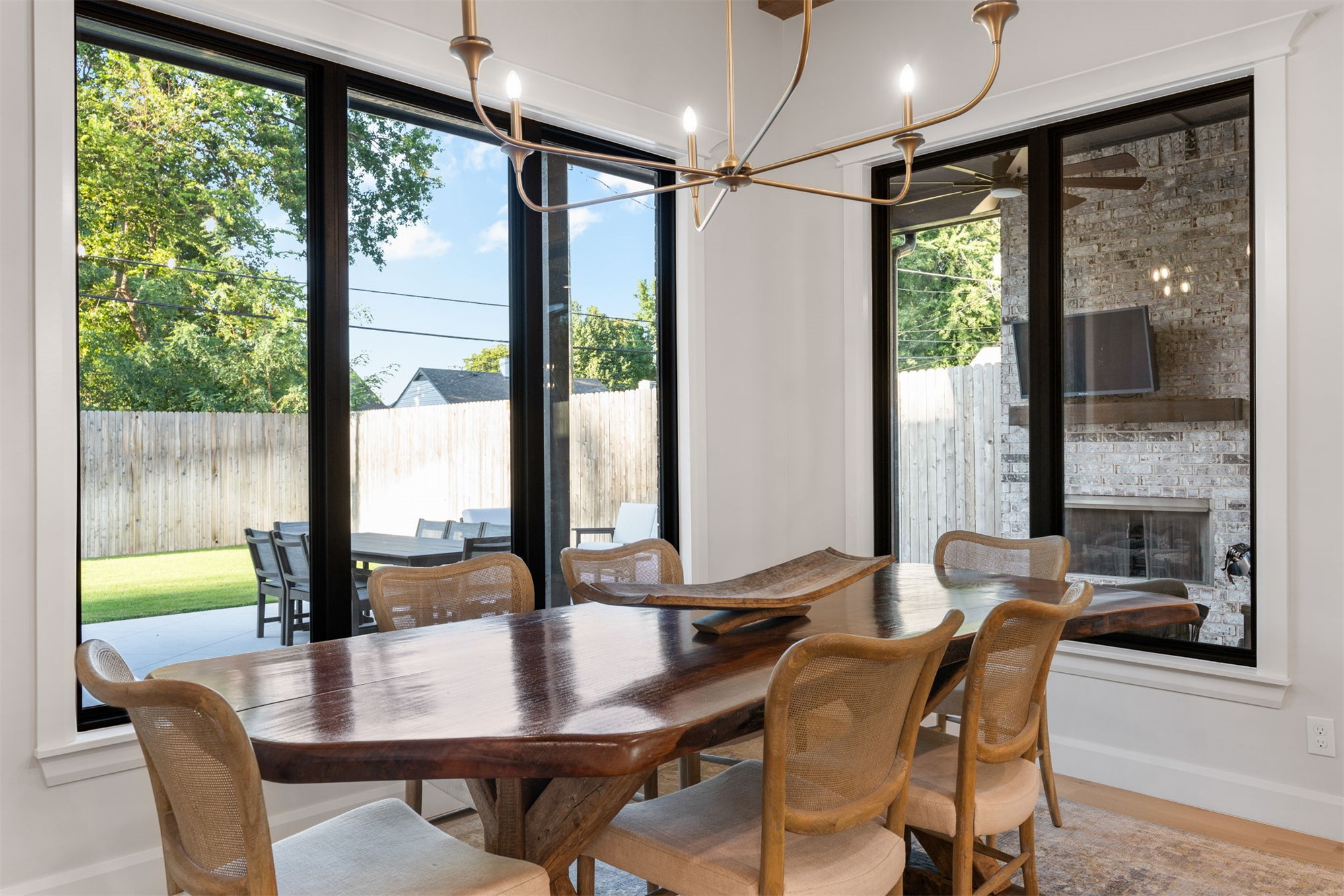 1119 N 36th Place