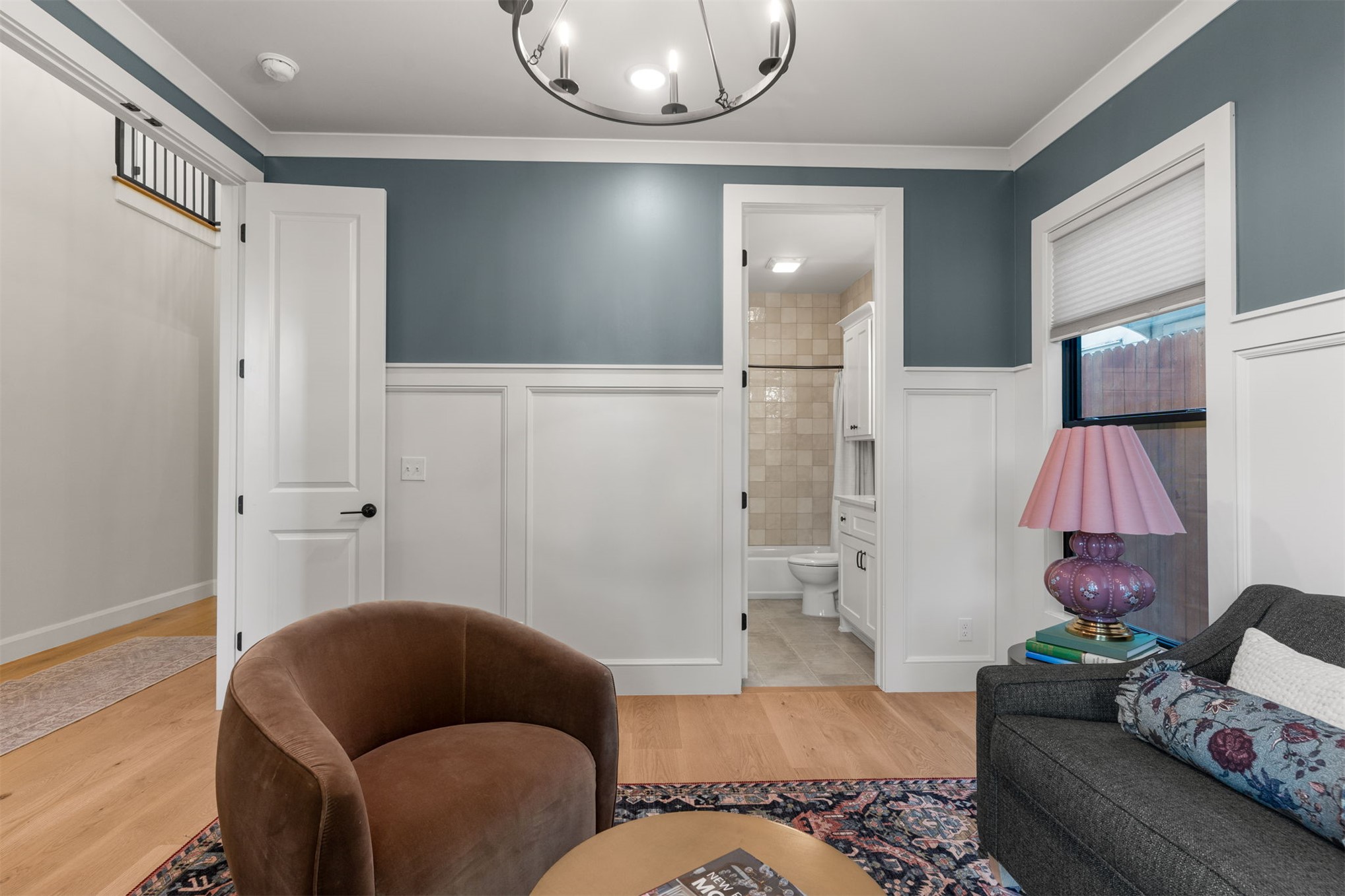 1119 N 36th Place