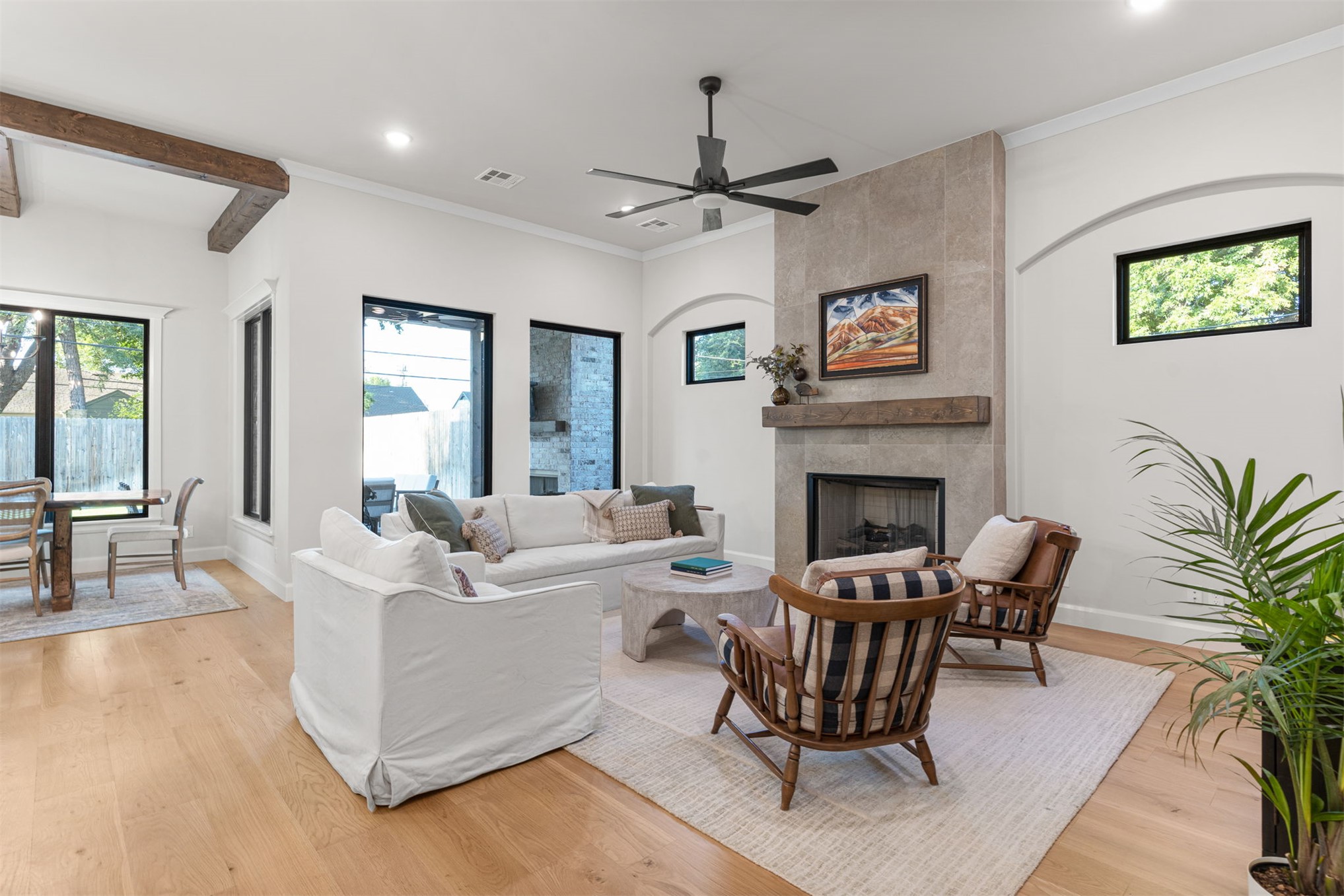 1119 N 36th Place