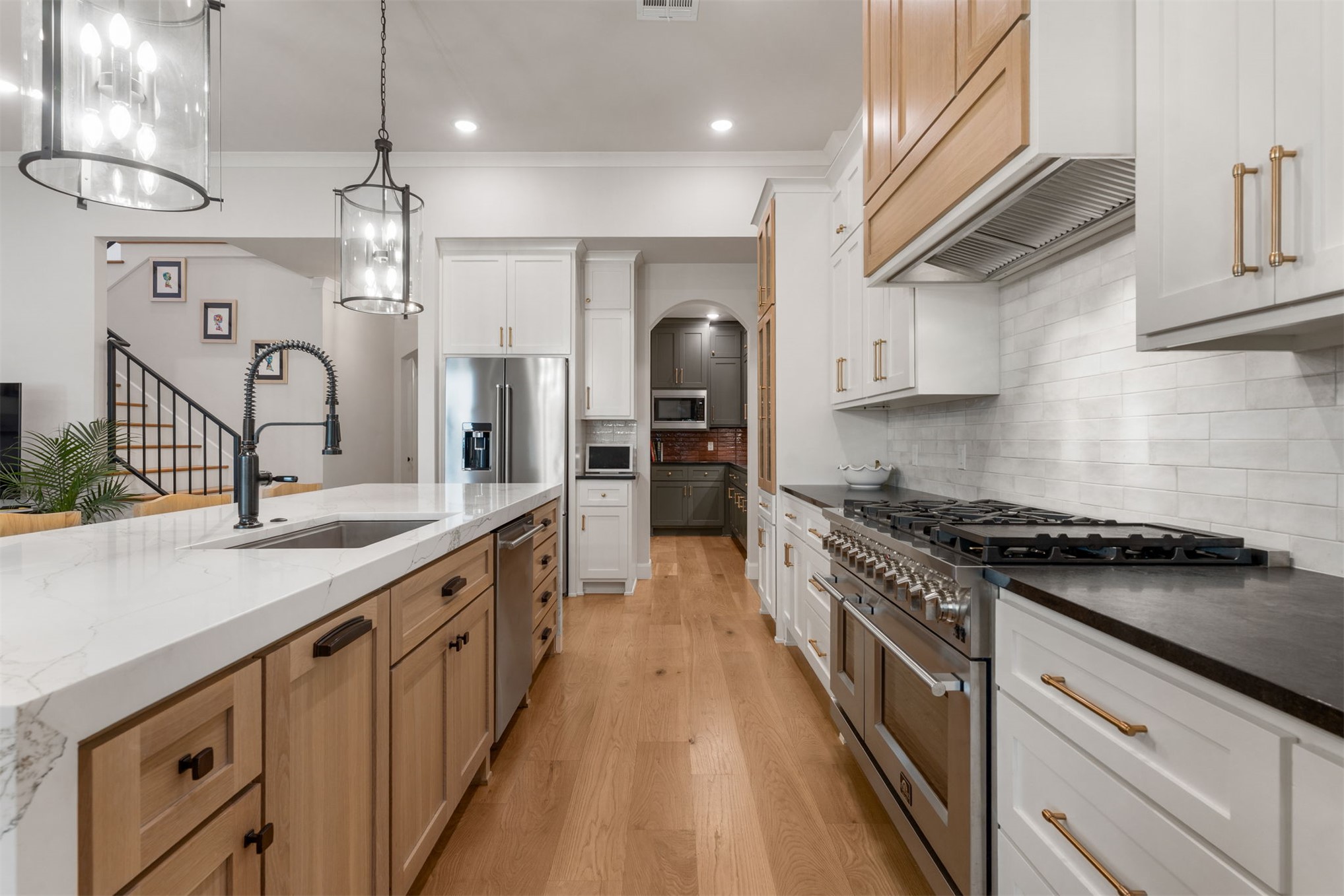 1119 N 36th Place