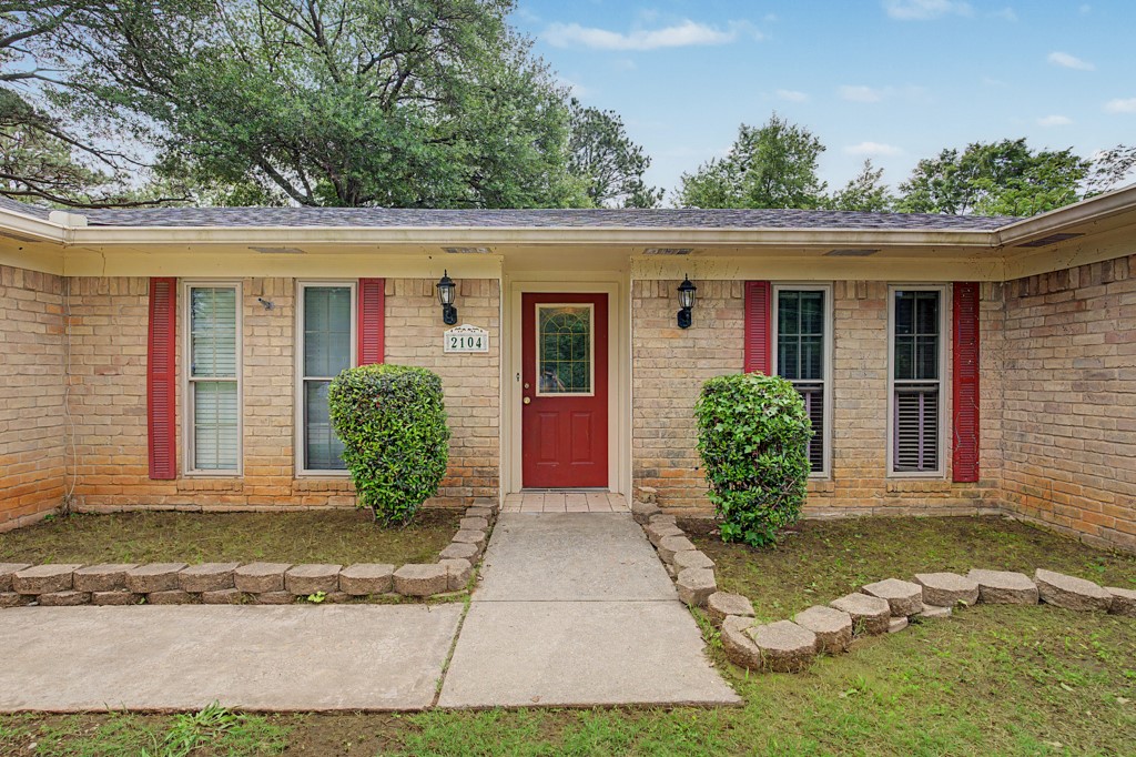 2104 Wainwright Court