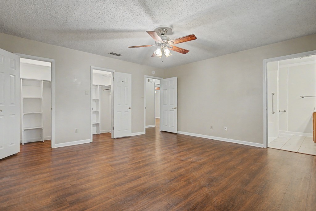 2104 Wainwright Court