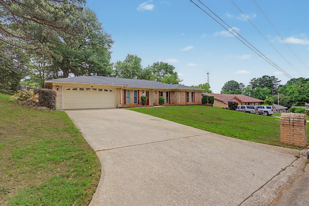 2104 Wainwright Court
