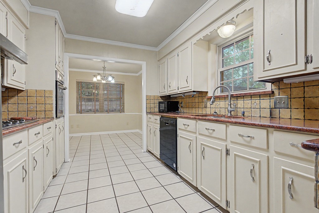 2104 Wainwright Court