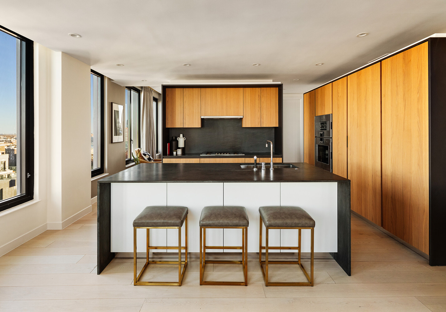 856 WASHINGTON Avenue PH1