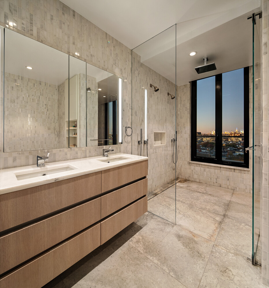 856 WASHINGTON Avenue PH1