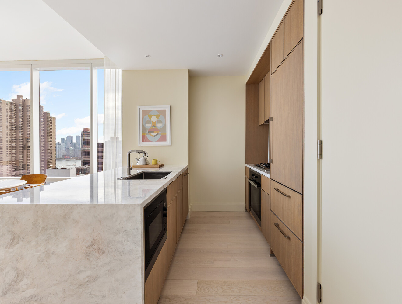 501 3RD Avenue 18D