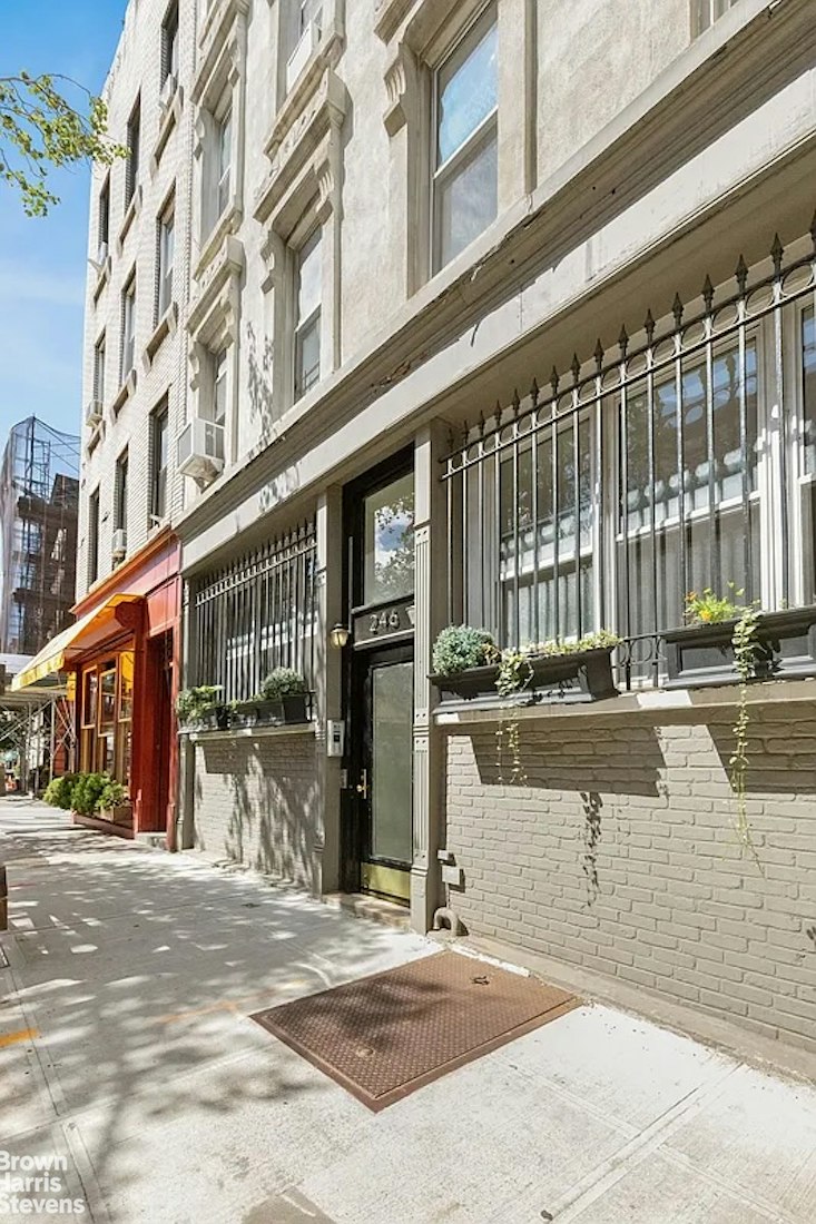 246 5TH Avenue 4R