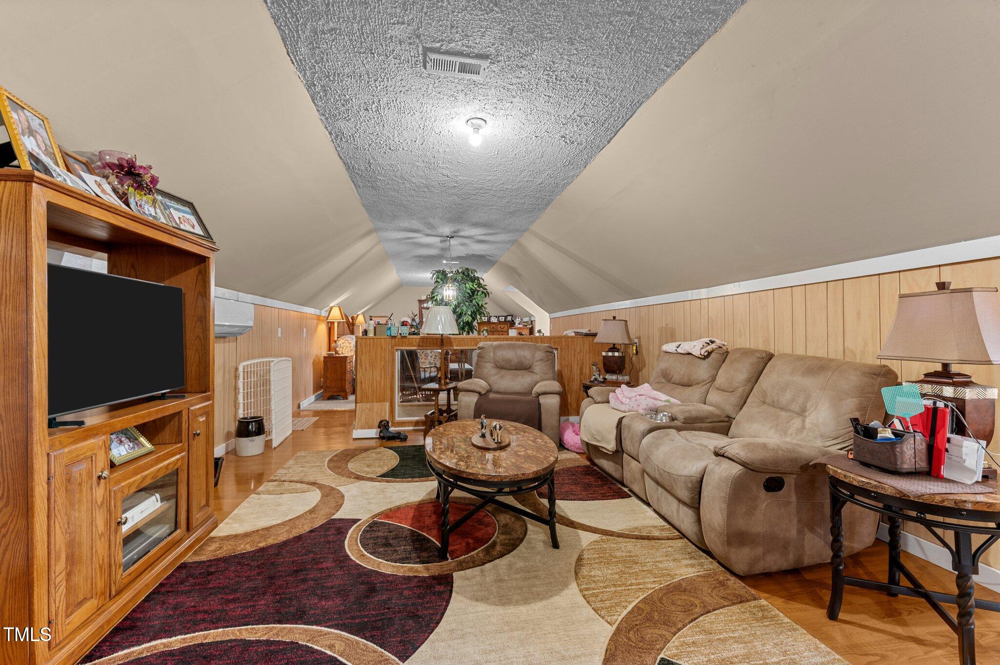 1031 Franklin Lane