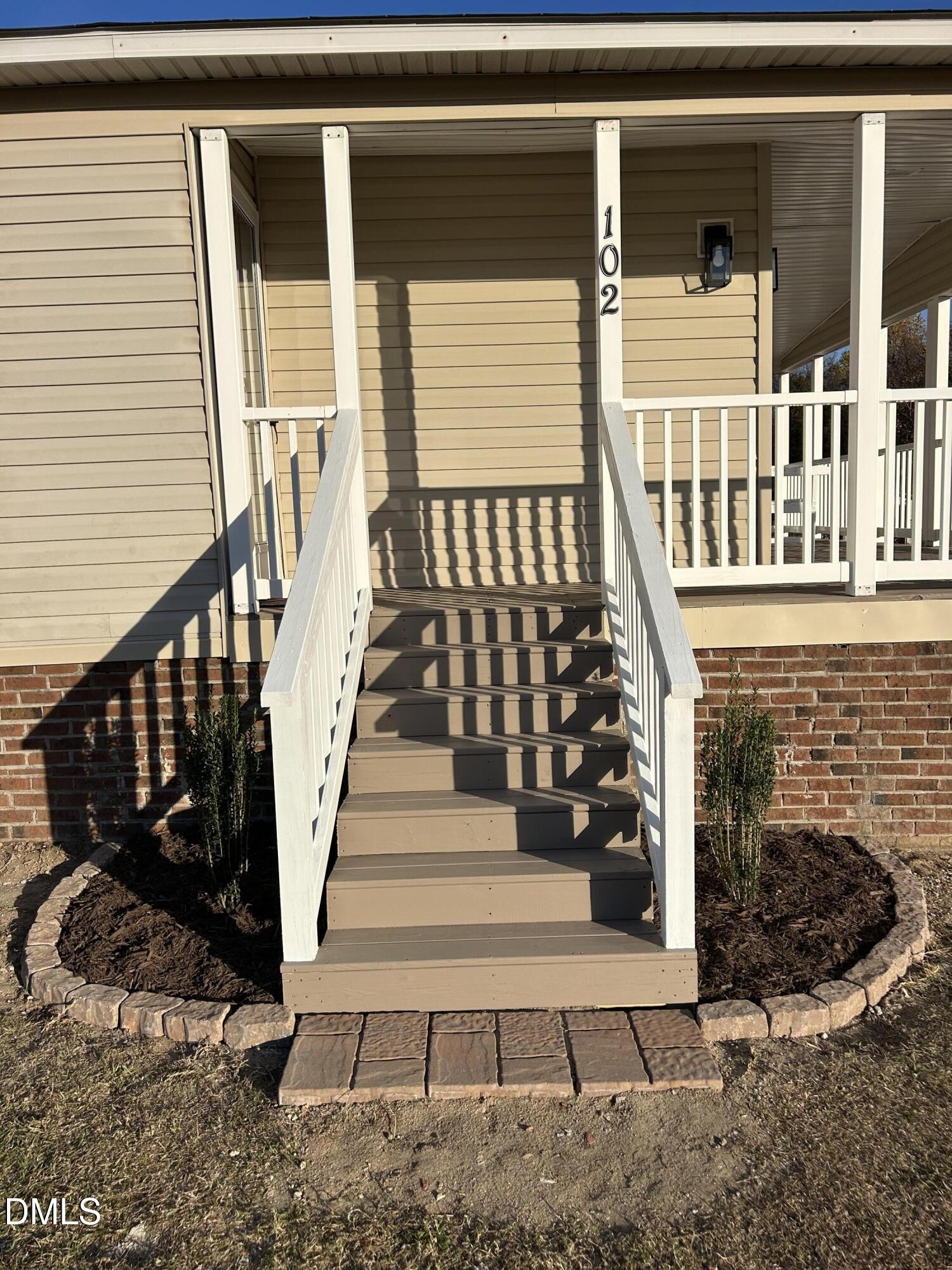 102 Bladestone Place