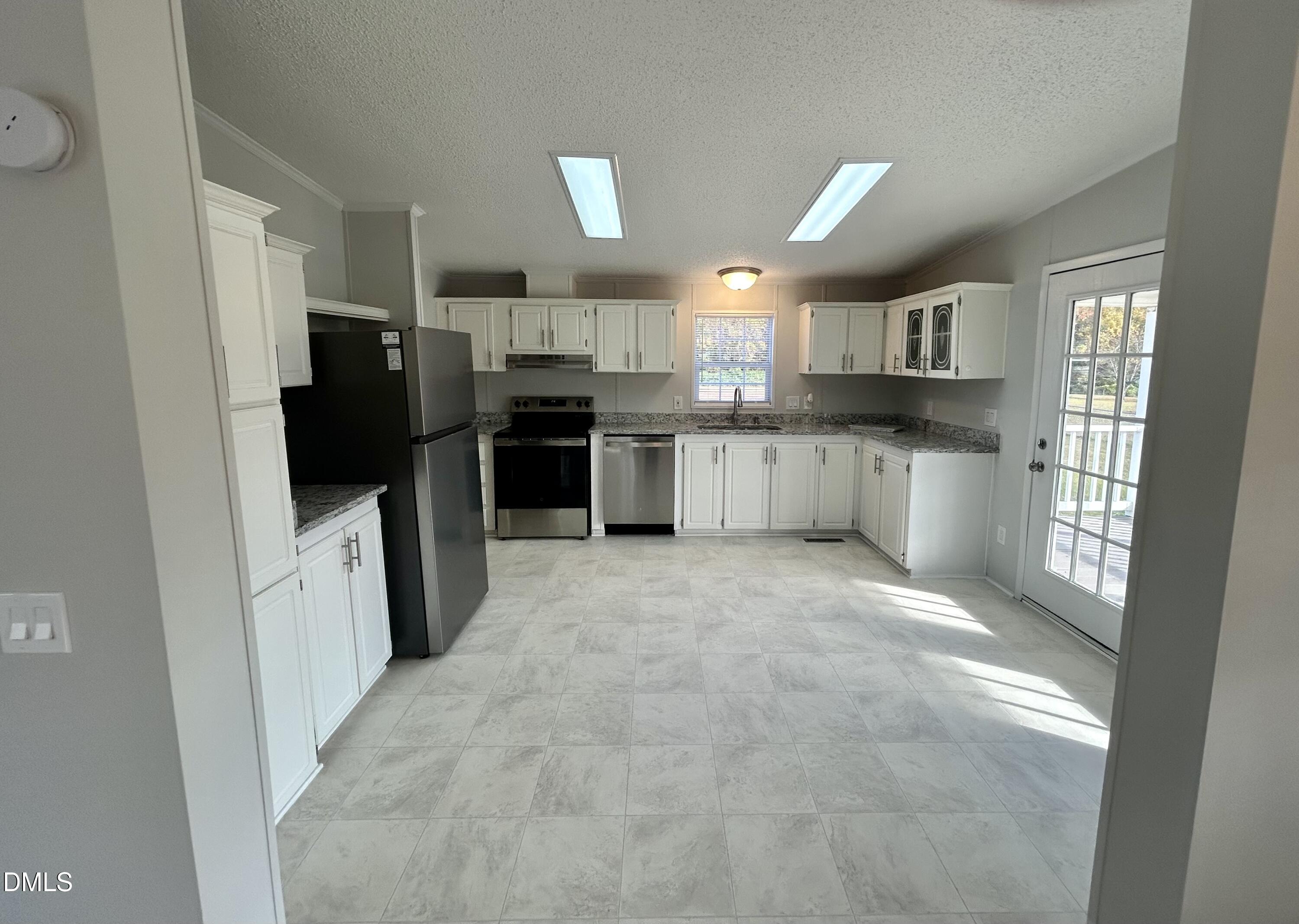 102 Bladestone Place