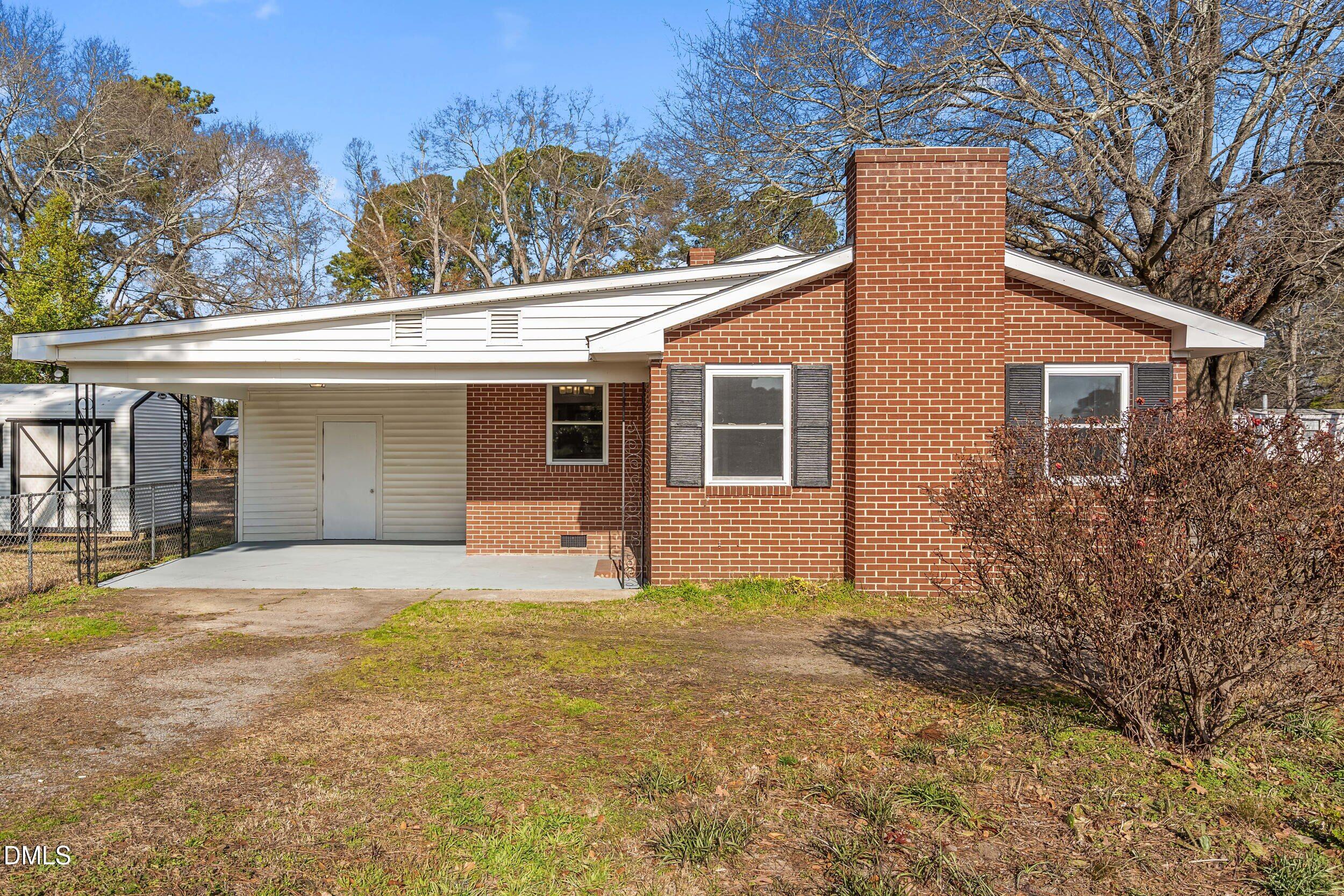 201 W Fayetteville