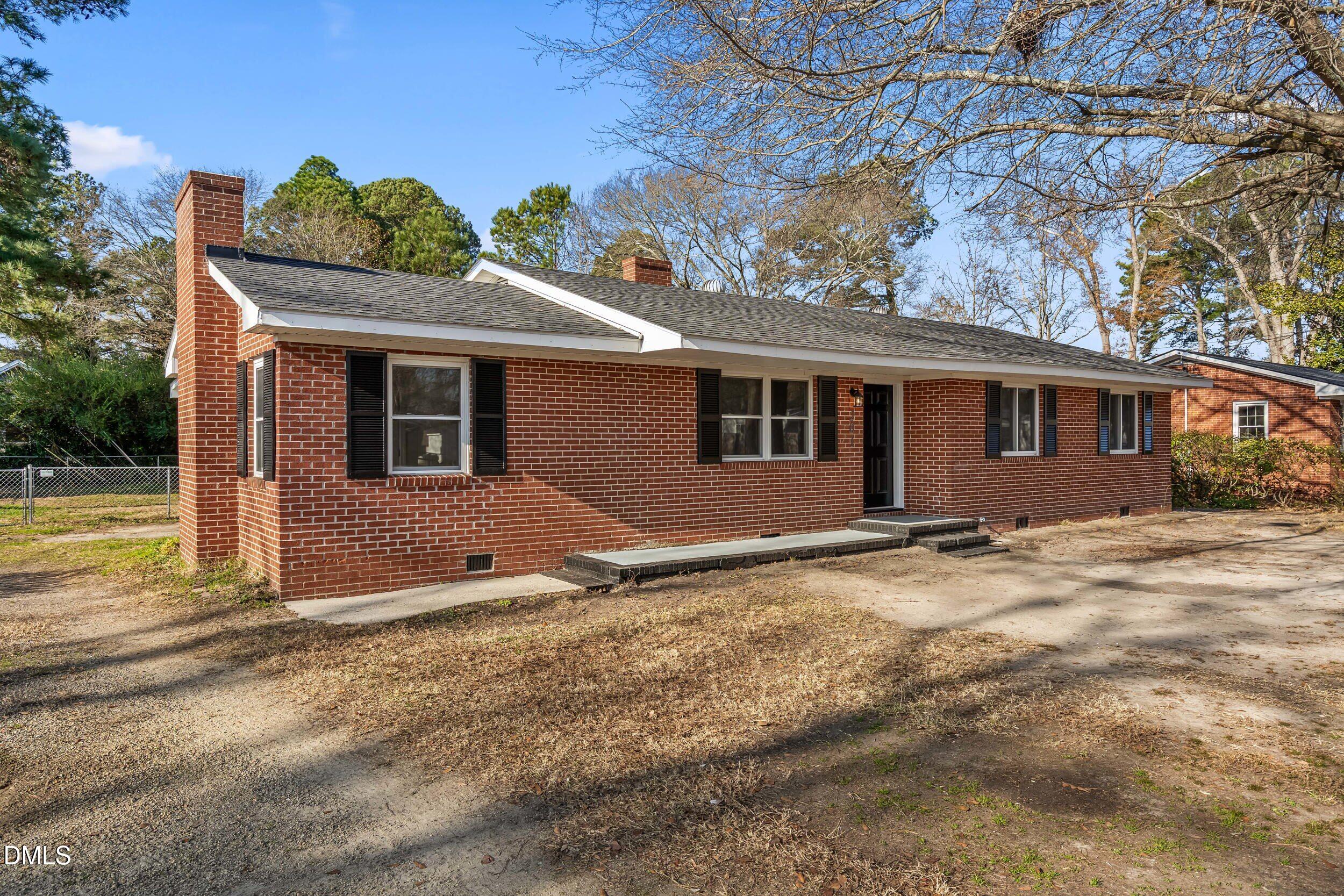 201 W Fayetteville