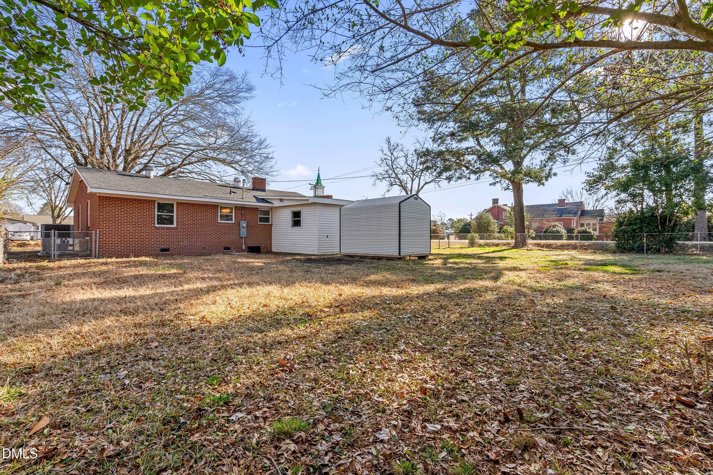 201 W Fayetteville
