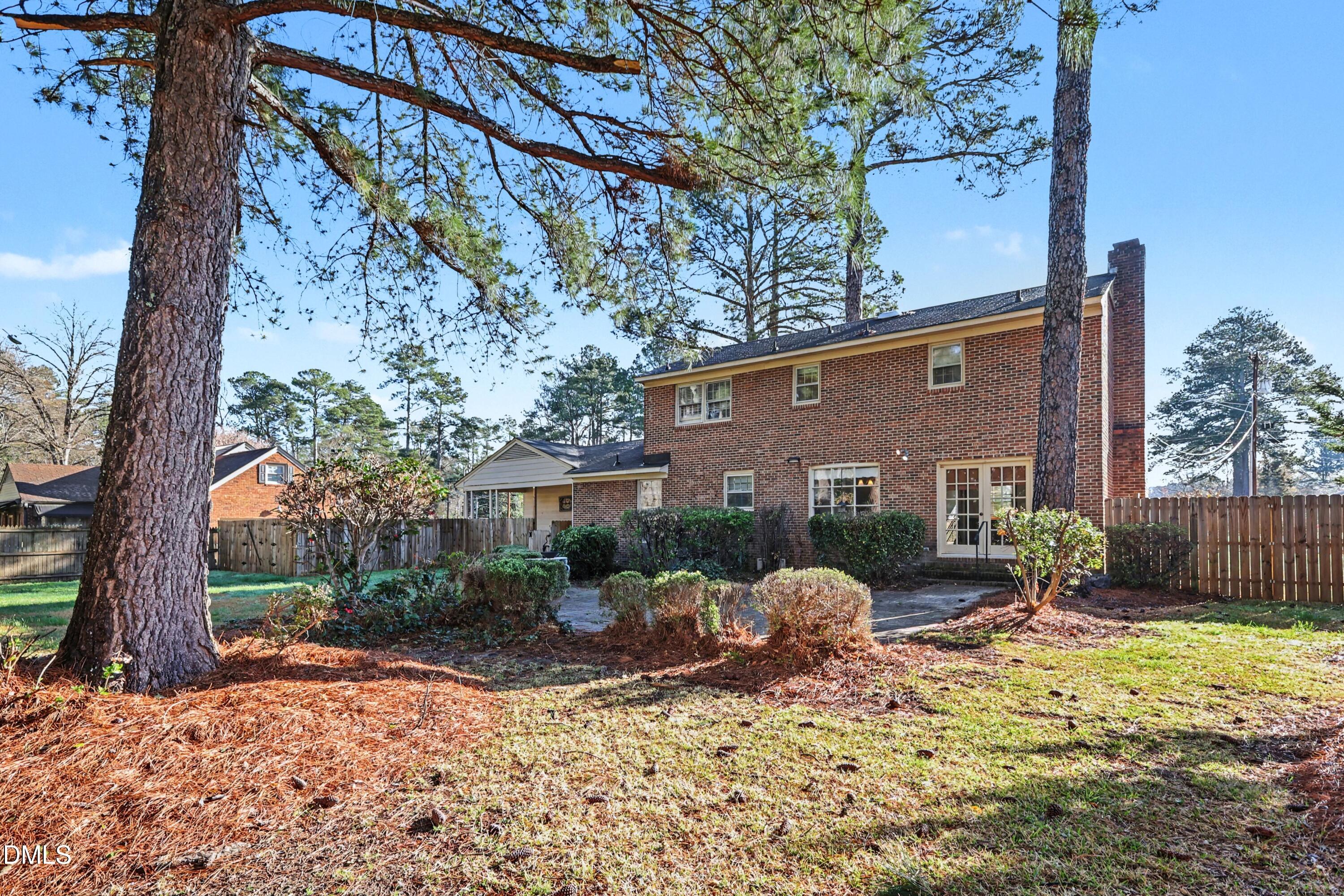 1128 Knollwood Drive NW
