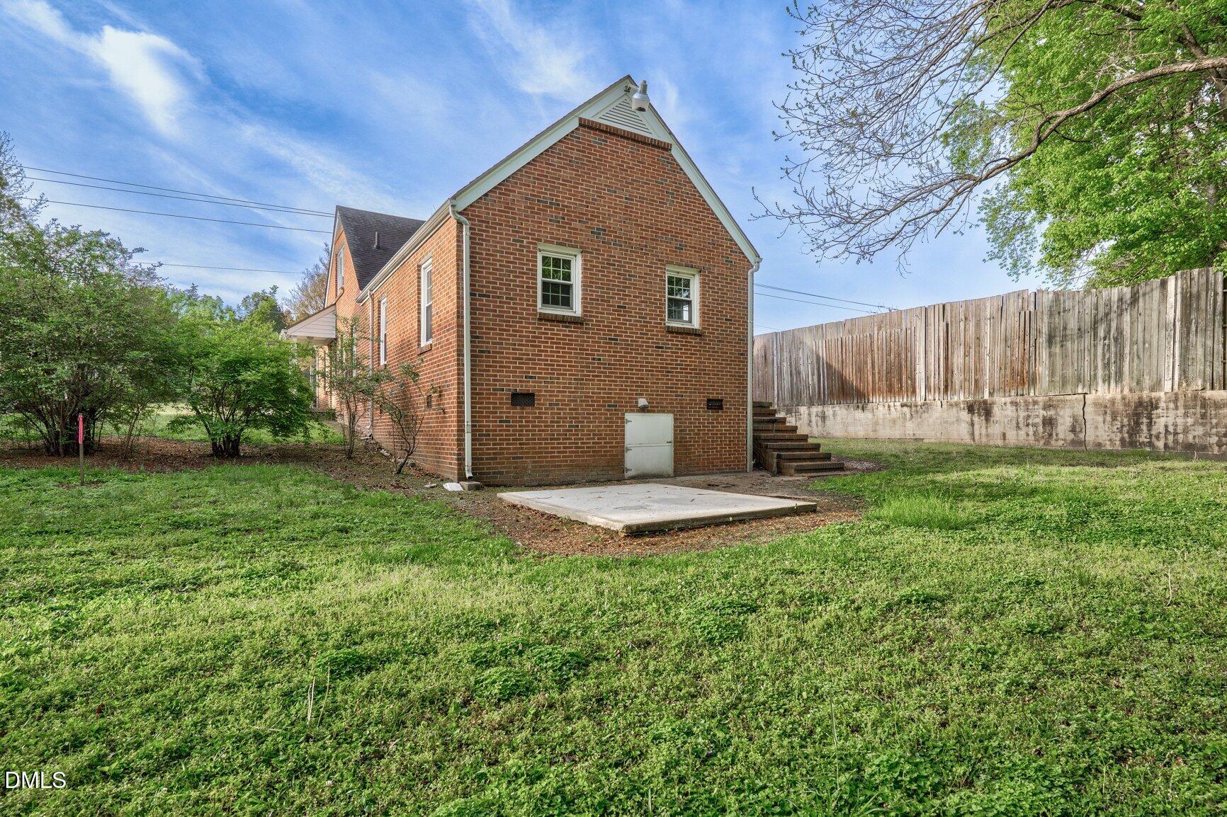 701 E Nash Street