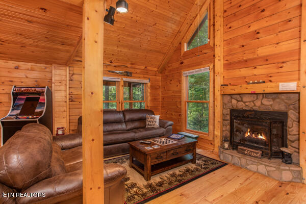 2164 Red Bud Rd