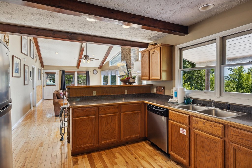 2104 E View Drive Unit: PERFECTION