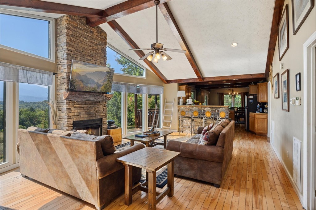 2104 E View Drive Unit: PERFECTION