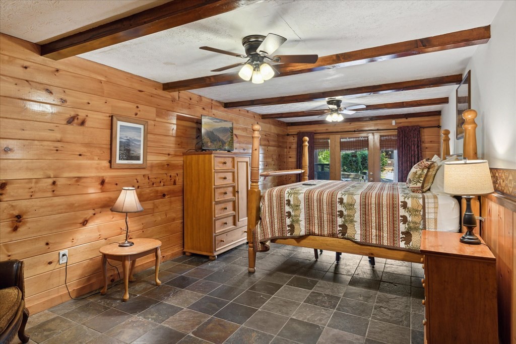 2104 E View Drive Unit: PERFECTION
