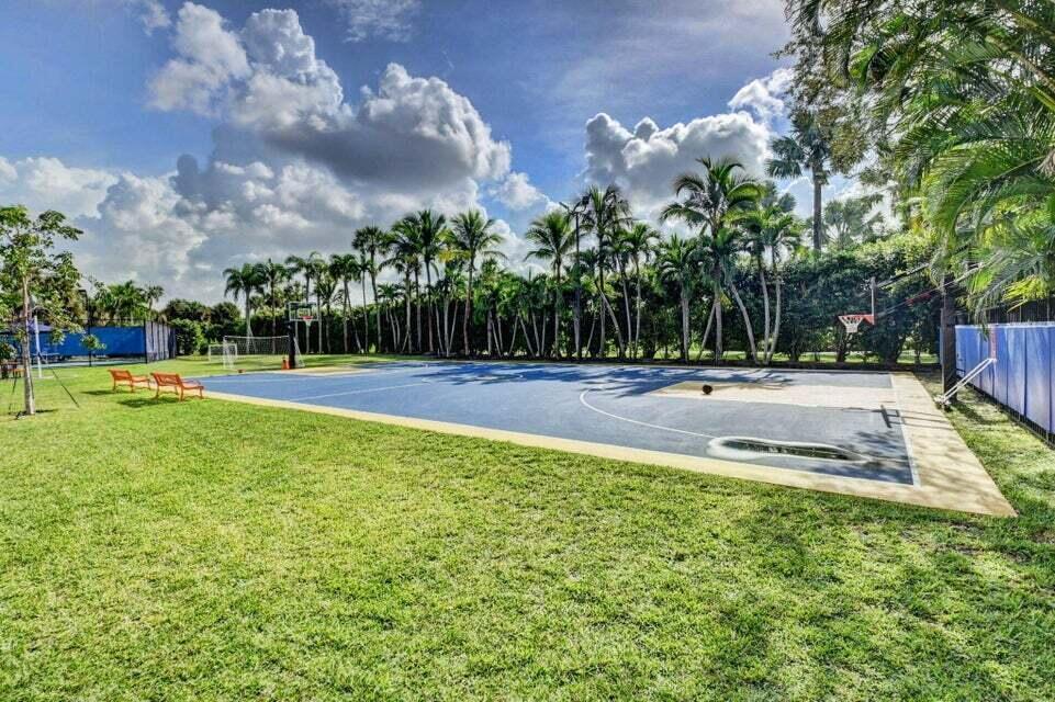 7477 Campo Florido