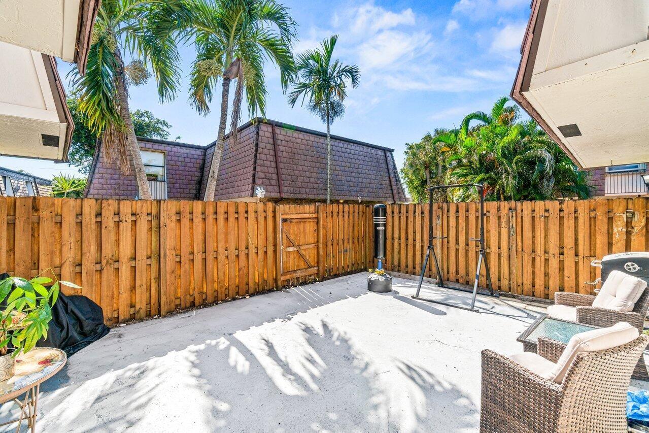 7529 E Courtyard Run E