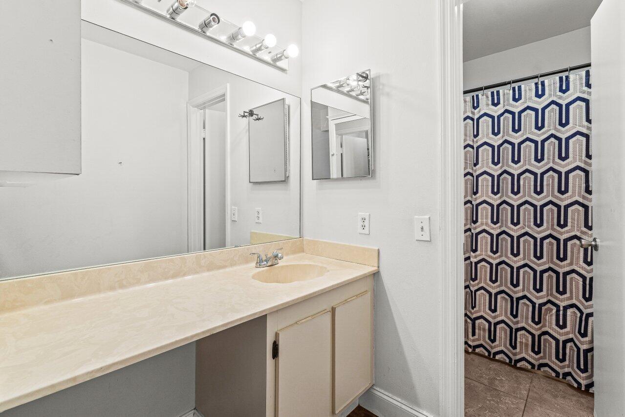7529 E Courtyard Run E