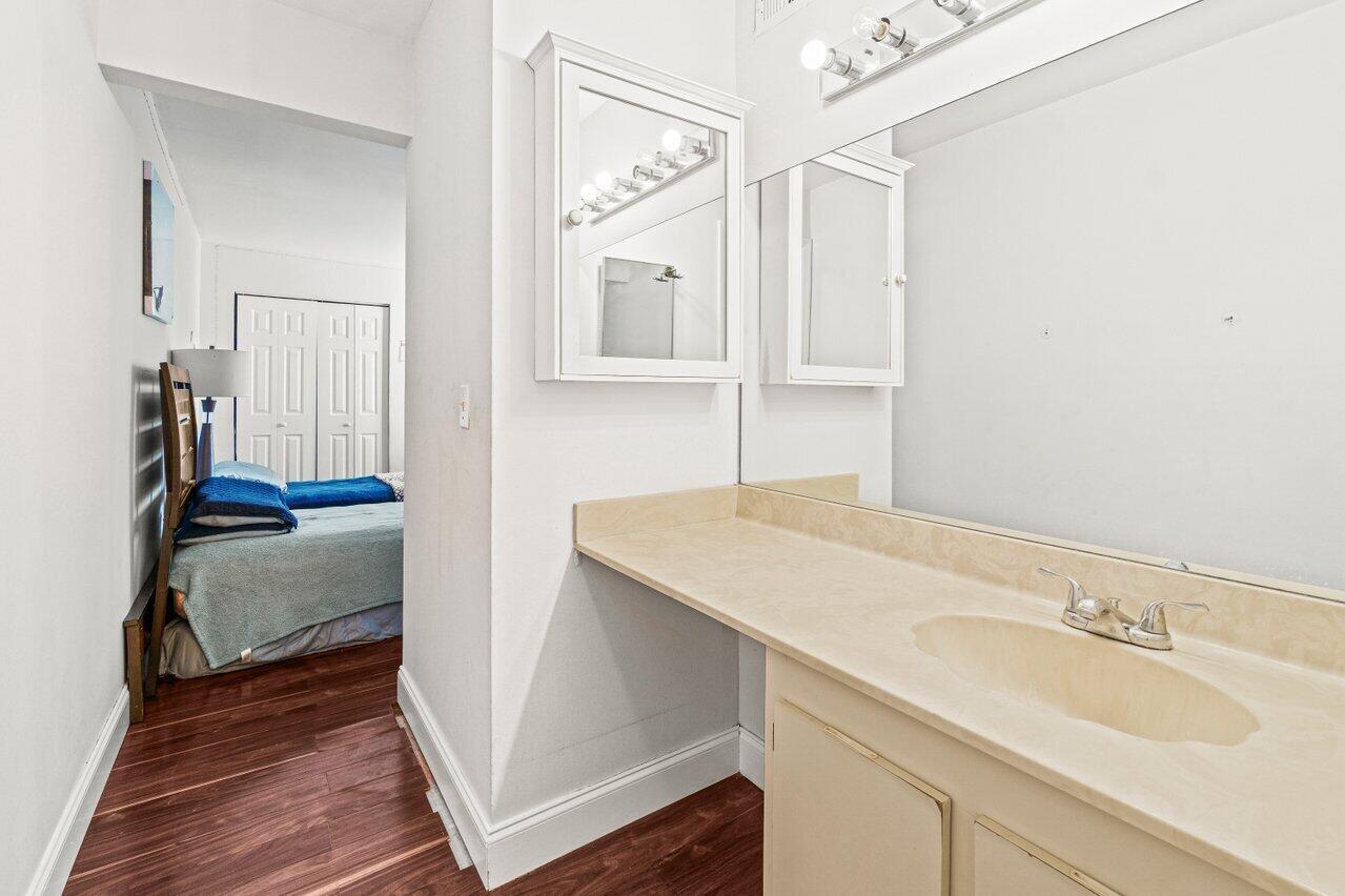 7529 E Courtyard Run E