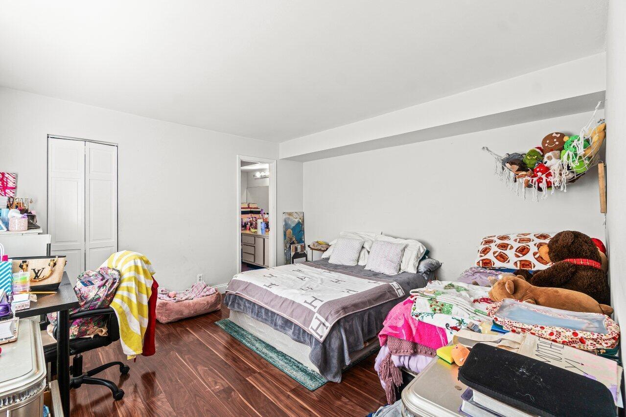 7529 E Courtyard Run E