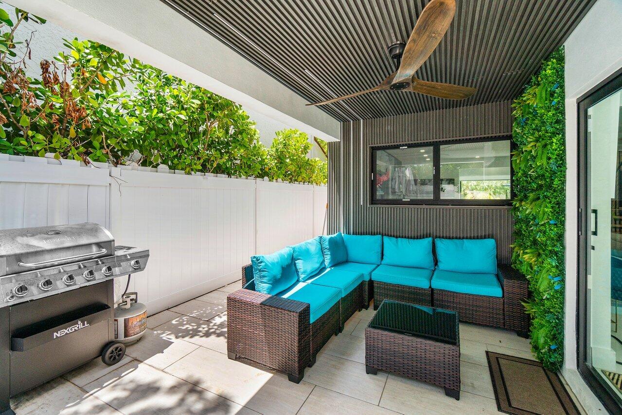 2724 N Ocean Boulevard
