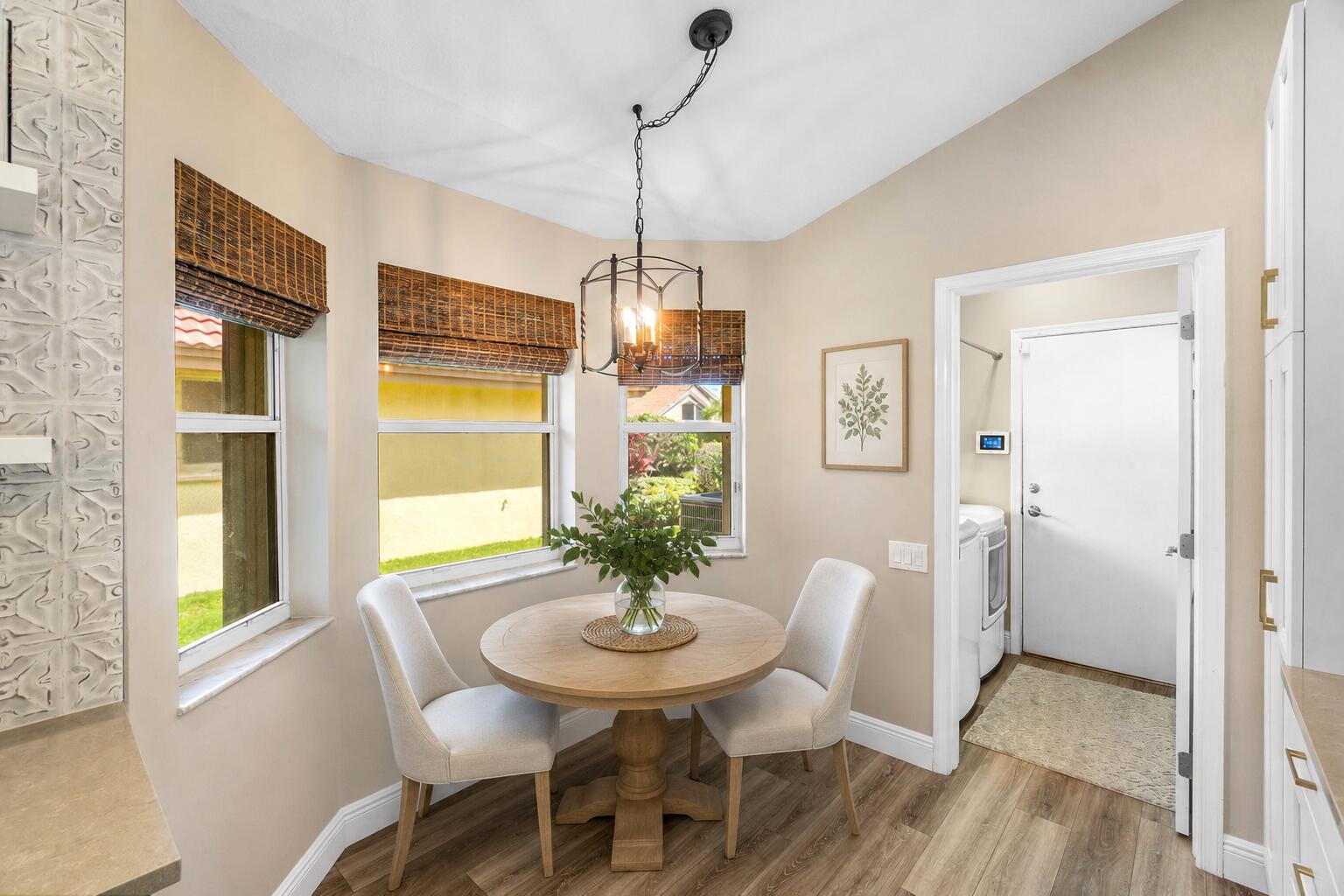 6141 Hook Lane