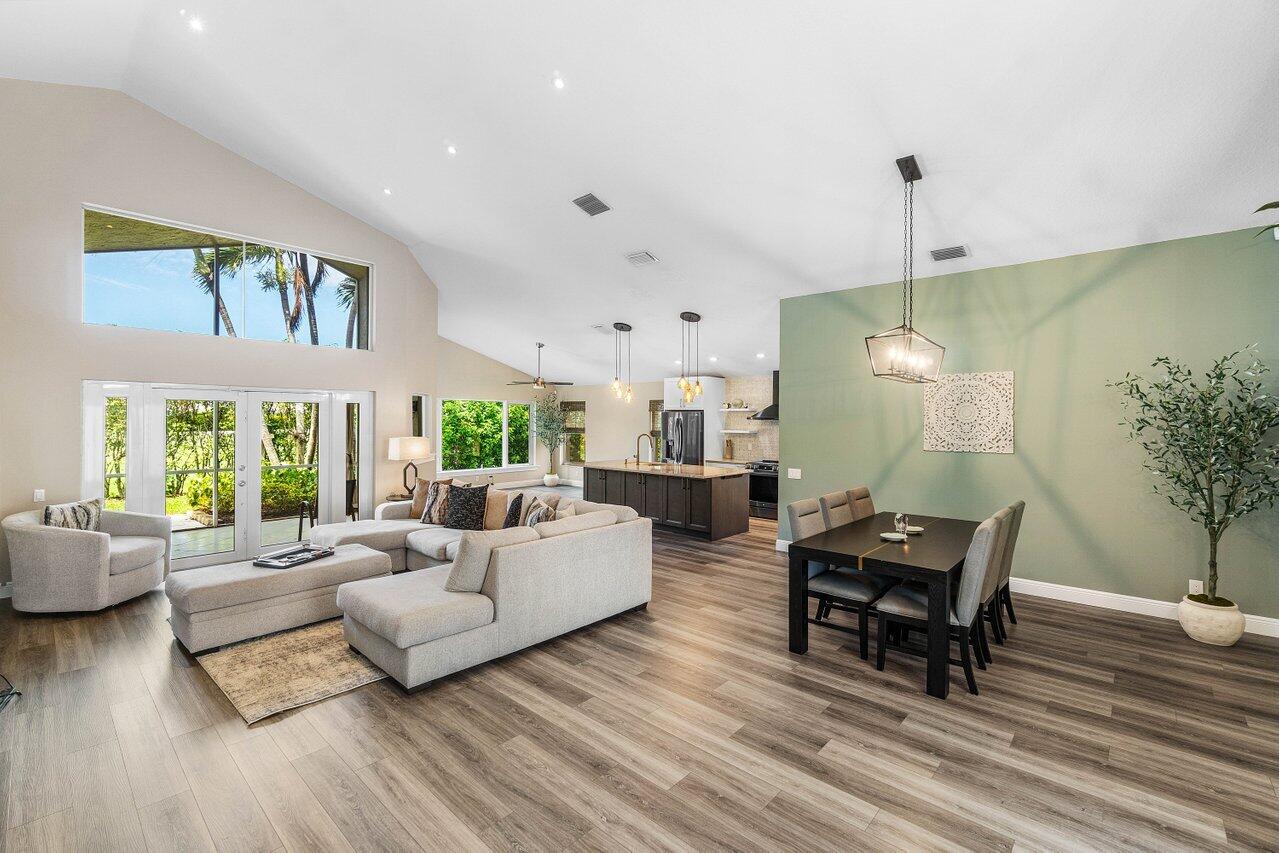 6141 Hook Lane