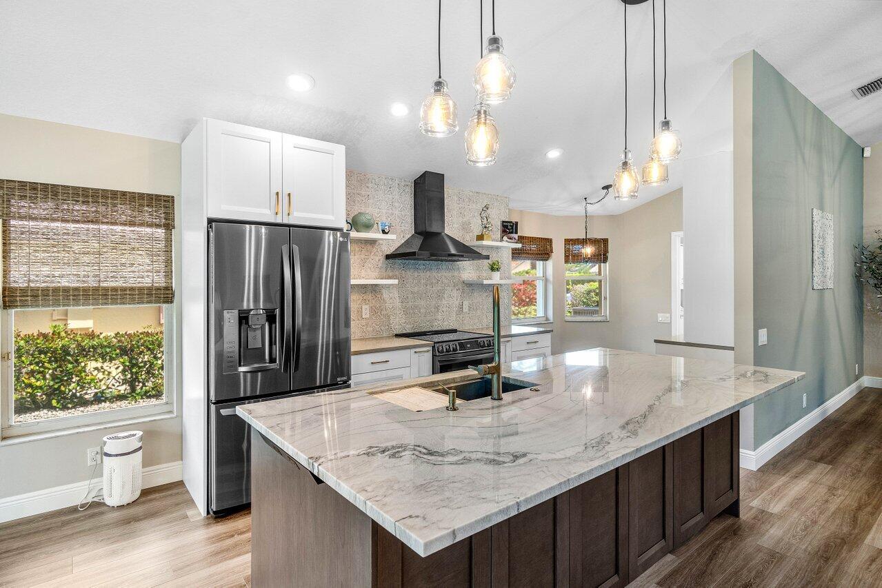 6141 Hook Lane
